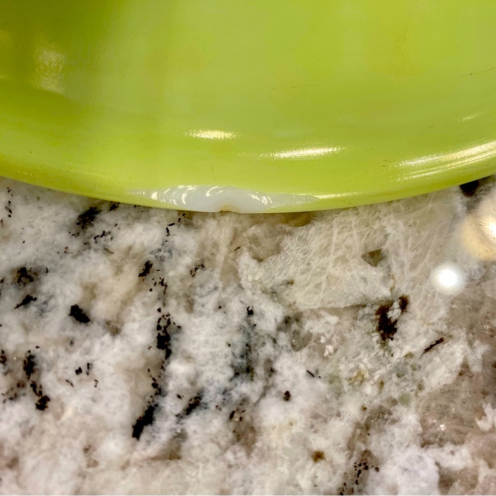 9 inch PYREX lime green pie plate